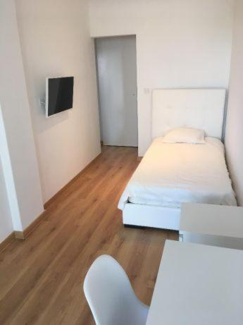 Bedrooms In Modern Guest House Almada Buitenkant foto